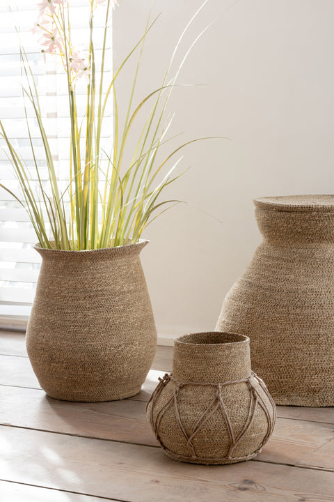 J-Line Mand Seagrass gecombineerd met rotan manden en plant