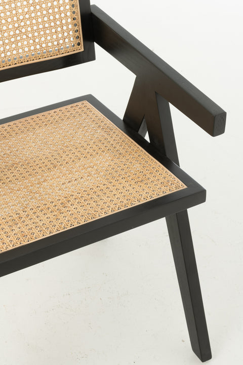 Close-up van het rotan zitvlak van de J-Line stoel Grid Black.