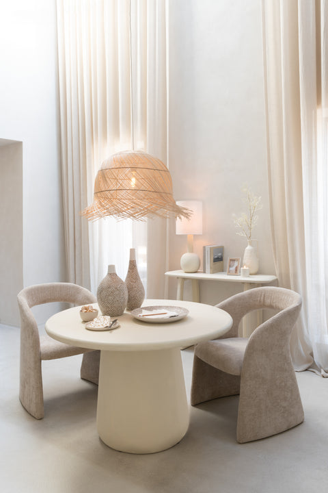 J-Line Eettafel Ram – ronde eettafel in modern beige interieur
