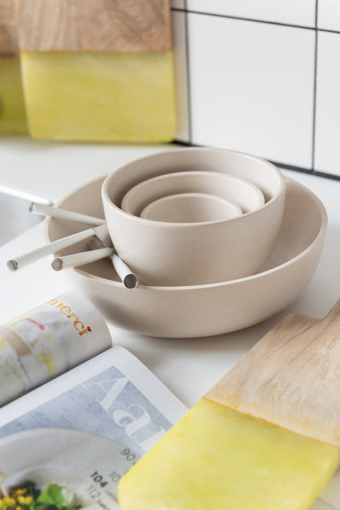 J-Line Kom Marie medium – crème kom gecombineerd met ander servies