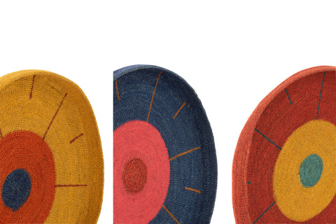 Detail van J-Line muurdecoratie ‘Circles’ – handgeweven structuur in zeegras met warme kleuren en fijne textuur
