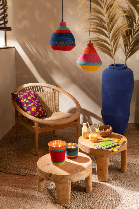 J-Line Set van 2 Tafels Teak – salontafeltjes in boho interieur met rotan en felle kleuren