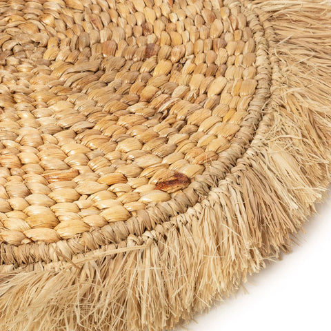 Detail van handgemaakte placemat 'Water Hyacinth', naturel