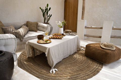 Beige linnen tafelkleed The Linen Beige gebruikt als picknicklaken