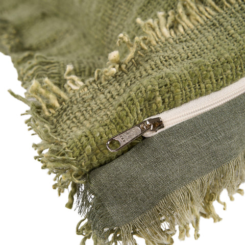 Detail ritssluiting van groen sierkussen The Jungle Fringe