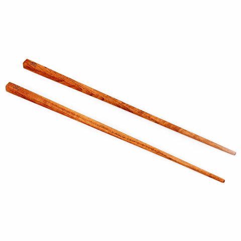 The Teak Root chopsticks recht naast elkaar van teakwortel