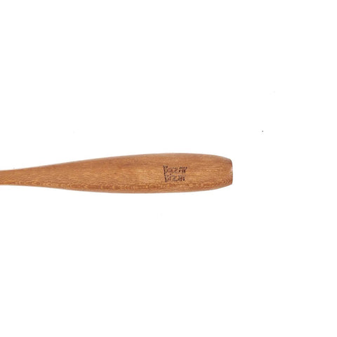 Detail van het handvat met Bazar Bizar logo op The Tapas Fork
