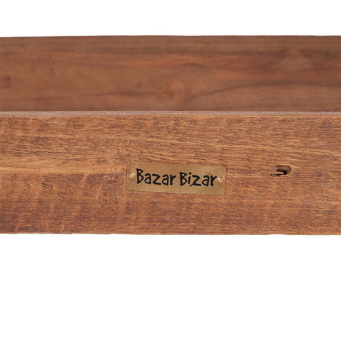 Detail van het Bazar Bizar logo op The Beauteous bank
