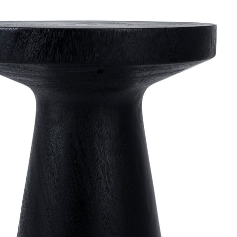 Detail van het natuurlijke suarhout van de zwarte The Fiji bijzettafel