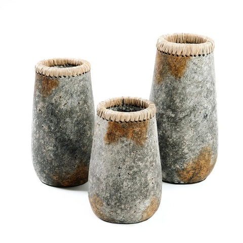 Sneaky vazen in small, medium en large in antiek grijs met natuurlijke afwerking