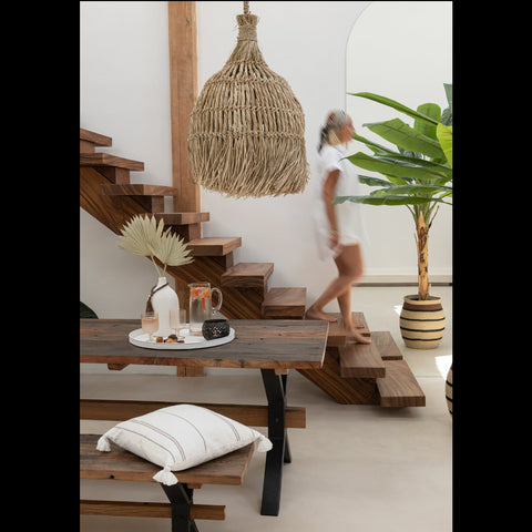 J-Line Vintage Wood Brown houten bank aan bijpassende houten eettafel