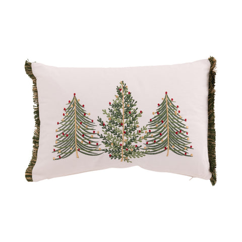Langwerpig J-Line kussen met drie geborduurde kerstbomen en groen-gouden franjes.