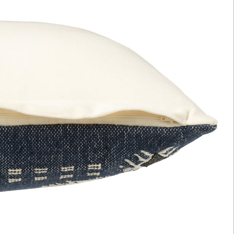Detail van de ritssluiting van J-Line Kussen Ethnic Dark Blue