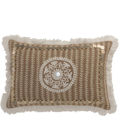 J-Line Kussen 'Jute Pattern' volledig vooraanzicht met geweven jute patroon, franjes en metalen decoratie.