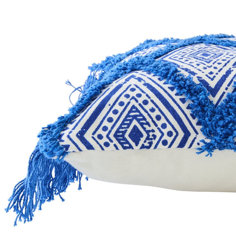 Detail van de blauw-witte oosterse print op het J-Line Oriental sierkussen.