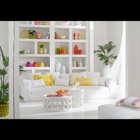 J-Line Monaco XL zetel met witte hoes in een licht en rustig interieur