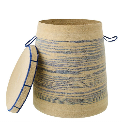 Gestreepte naturel-blauwe zeegrasmand van J-Line met het deksel ernaast