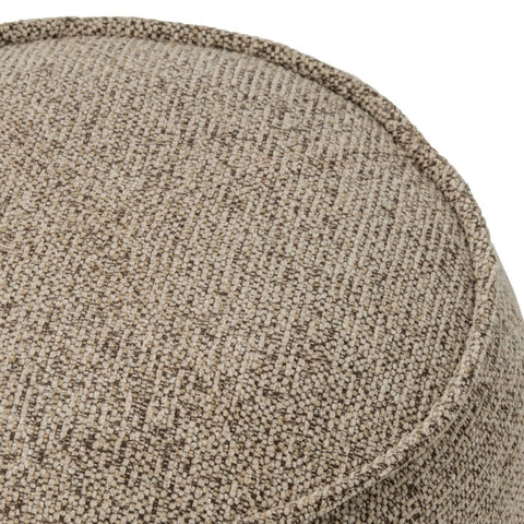 Detail van de bruine en beige bekleding van de J-Line Alex poef.