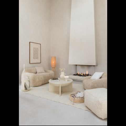J-Line Shearl Small zetel in een warm beige interieur