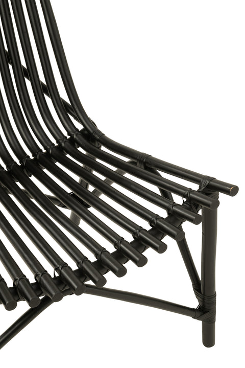 Close-up van het zitvlak van de J-Line stoel Rattan in zwart rotan.