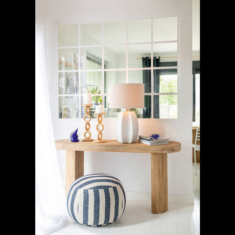 J-Line Striped poef in blauw en off-white onder een houten console