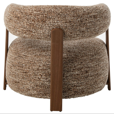 Achterzijde van de J-Line Foam zetel in bruine stof met houten details.
