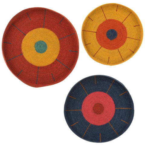 J-Line muurdecoratie ‘Circles’ – set van 3 kleurrijke ronde wandobjecten van zeegras en rotan met warme boho uitstraling