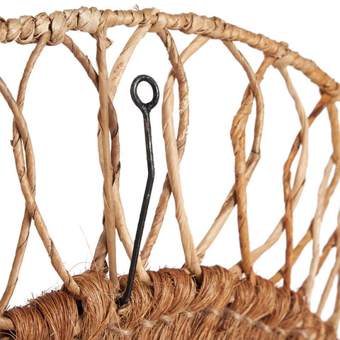 Detail van de decoratieve rand van de Montezuma spiegel in natuurlijke materialen