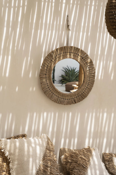 Spiegel 'St. Barth' in zonnig interieur met rotan kussens, voor een luchtige boho sfeer
