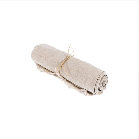 Beige linnen tafelkleed The Linen Beige 150x200 opgerold