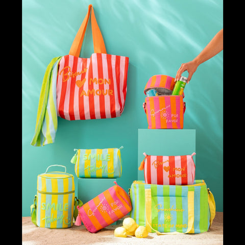 J-Line Summer Bisous toilettassen gecombineerd met kleurrijke strandaccessoires en zomerdecoratie